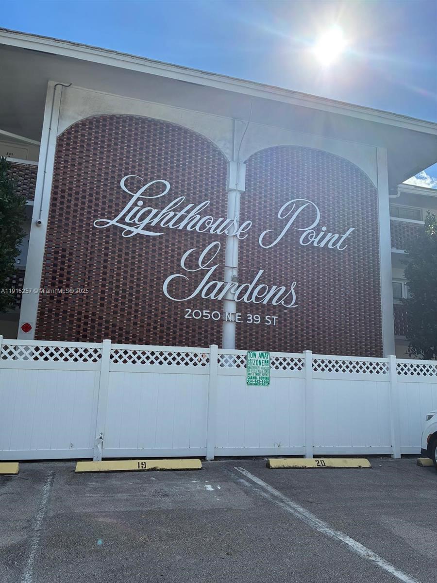 2050 NE 39th St #311