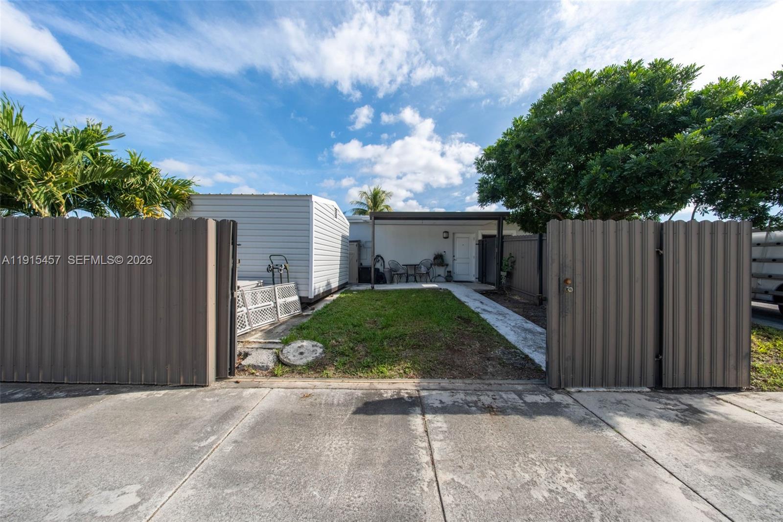 10431 SW 93rd St Miami, FL 33176