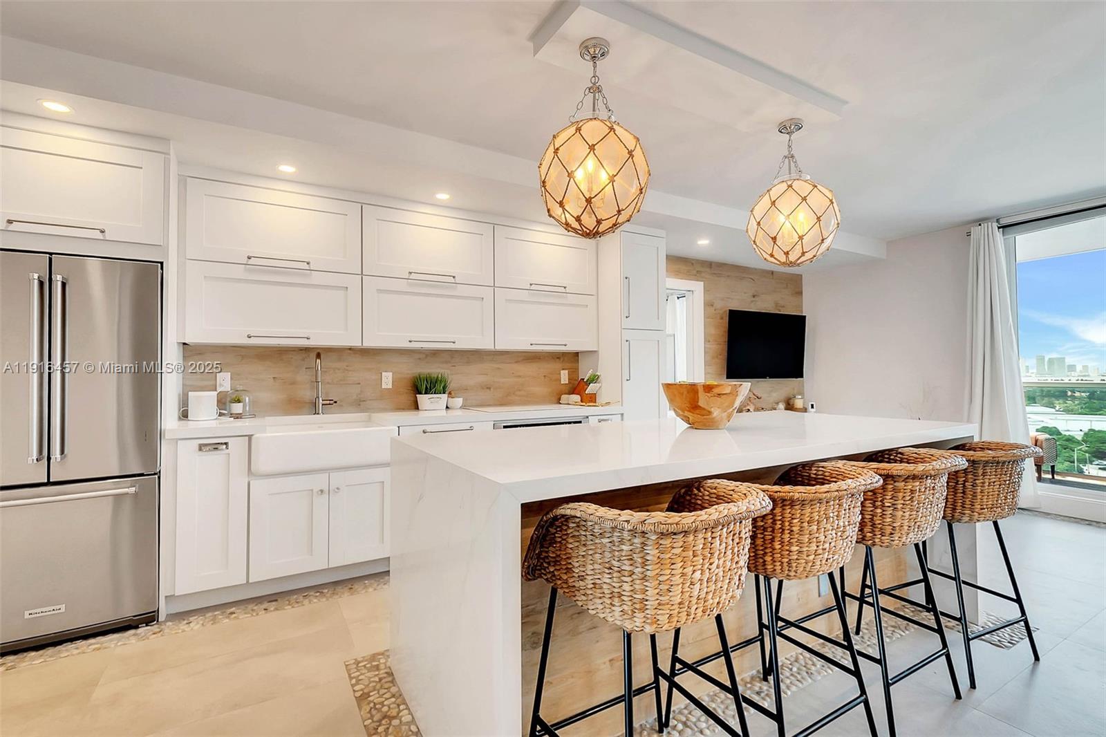 2301 Collins Ave #1533