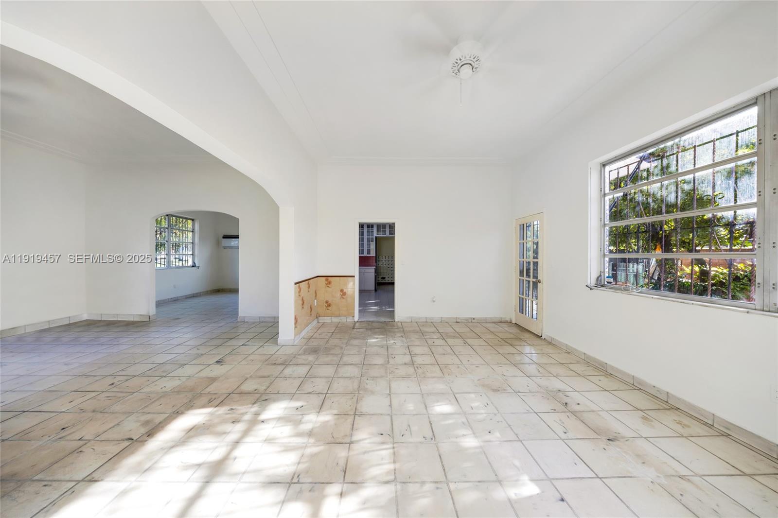 297 Eucalyptus Dr Hialeah, FL 33010