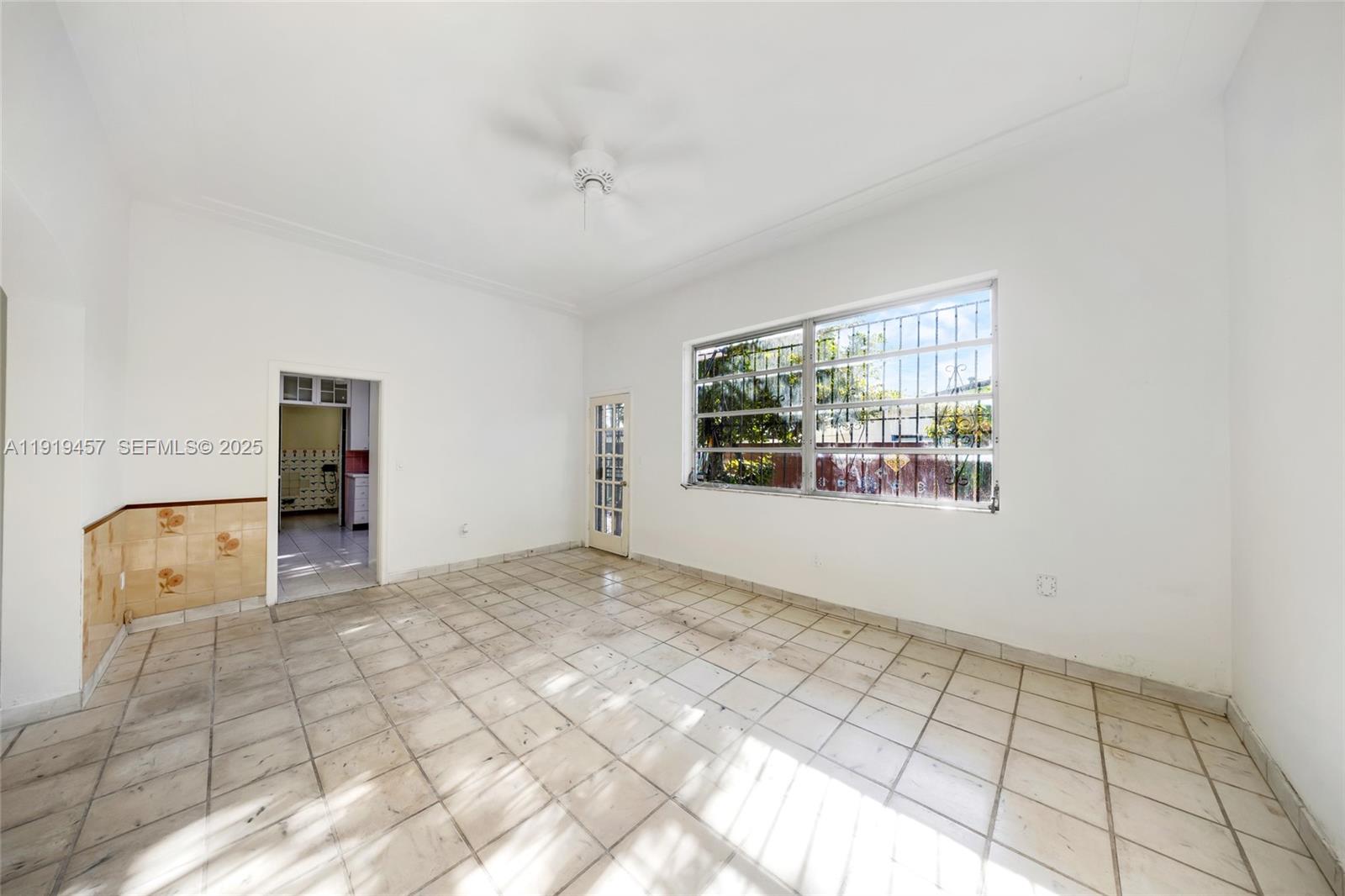 297 Eucalyptus Dr Hialeah, FL 33010