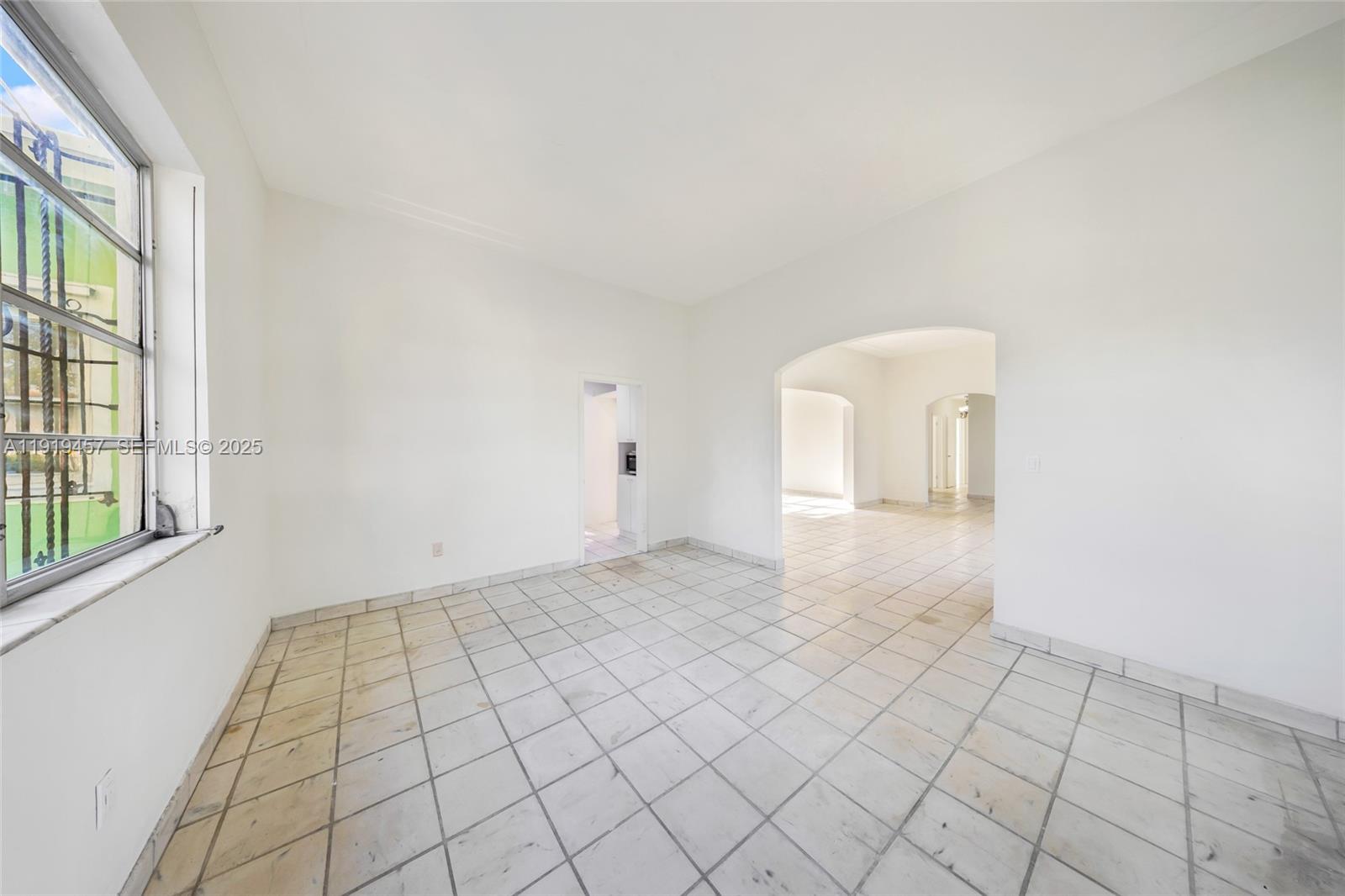 297 Eucalyptus Dr Hialeah, FL 33010