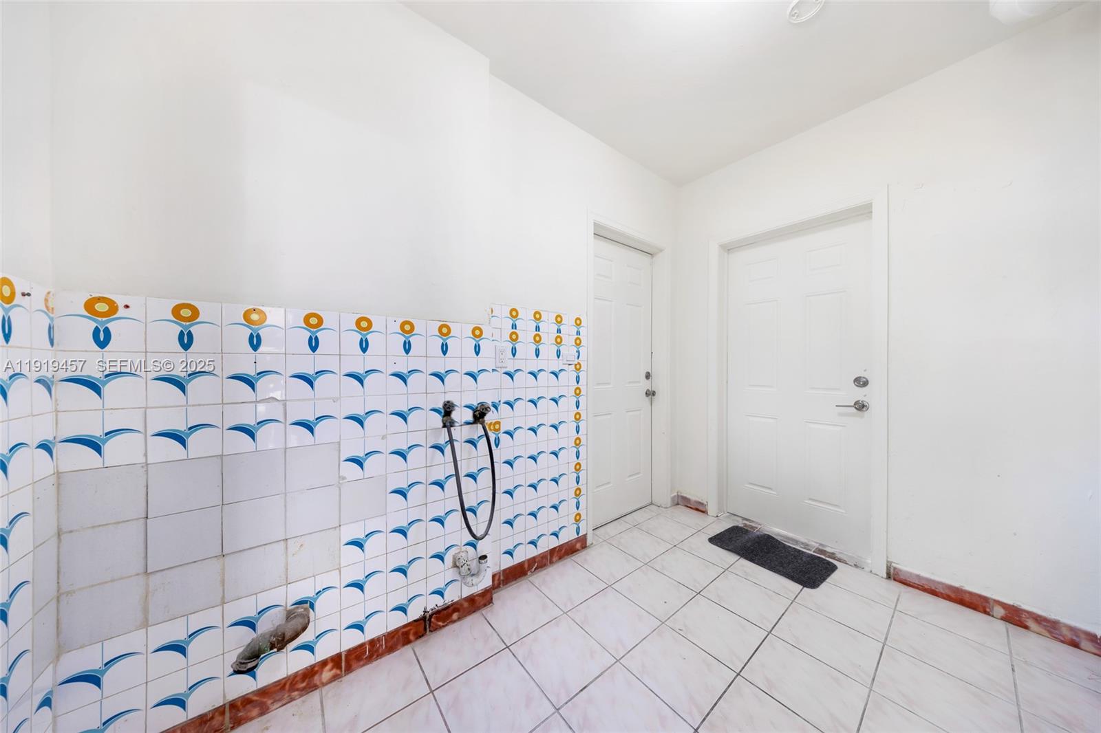 297 Eucalyptus Dr Hialeah, FL 33010