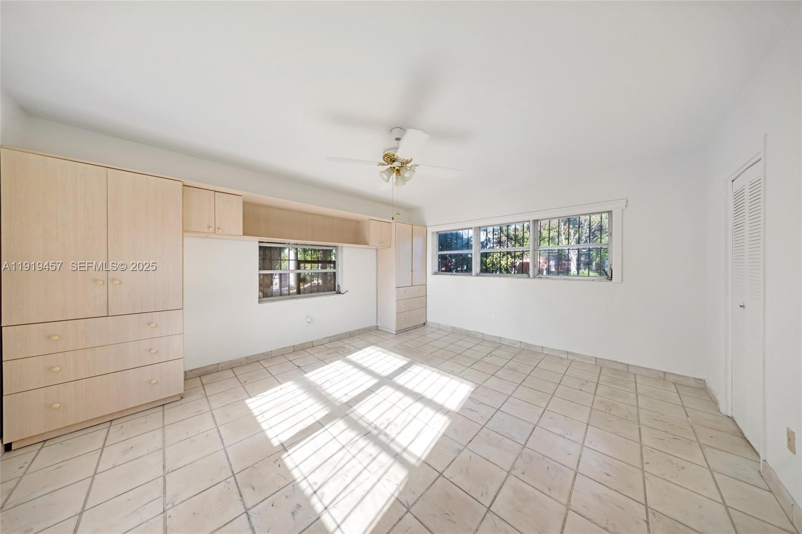 297 Eucalyptus Dr Hialeah, FL 33010