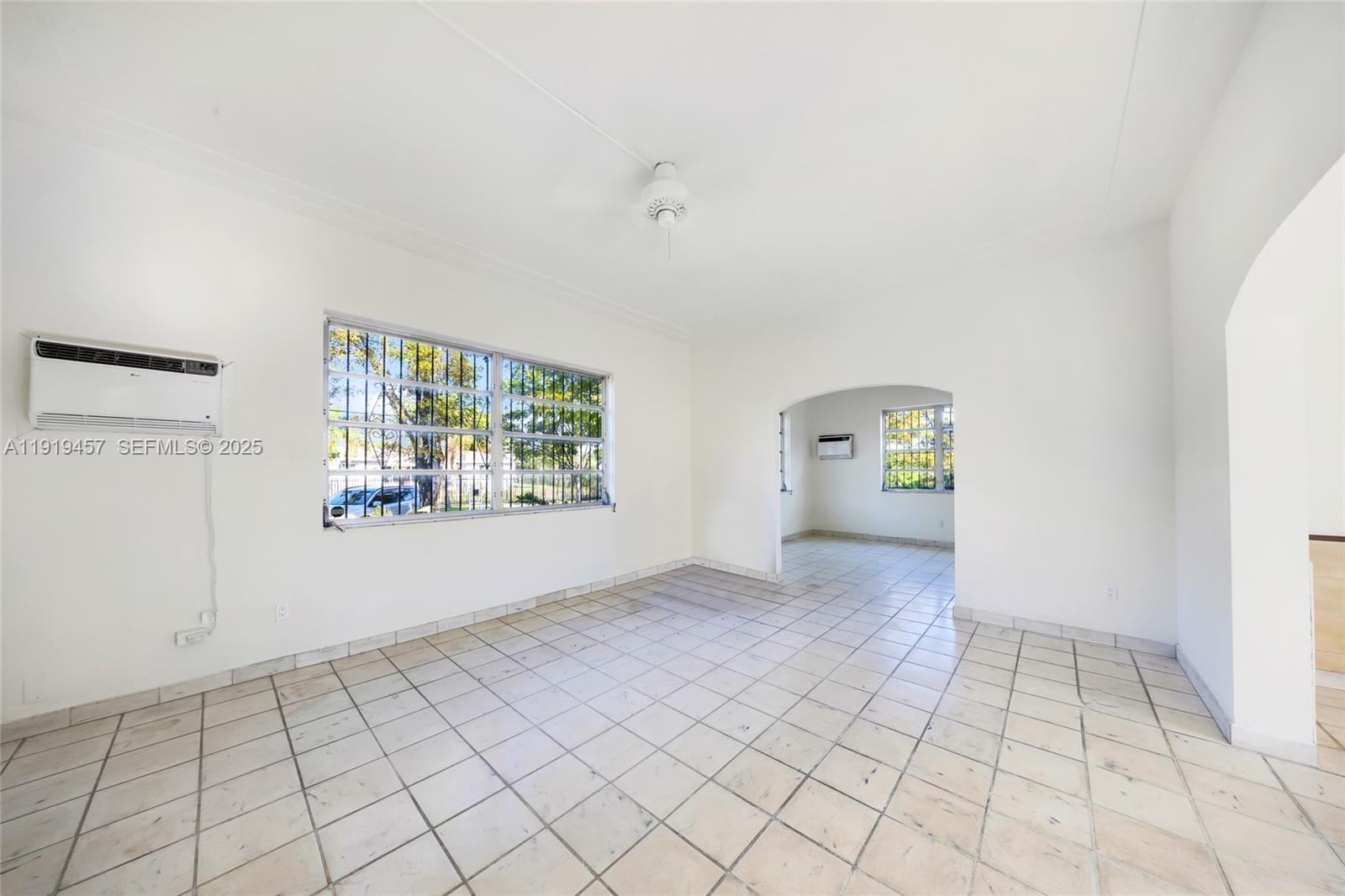 297 Eucalyptus Dr Hialeah, FL 33010