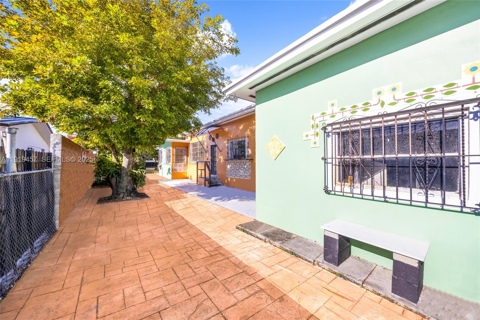 297 Eucalyptus Dr Hialeah, FL 33010