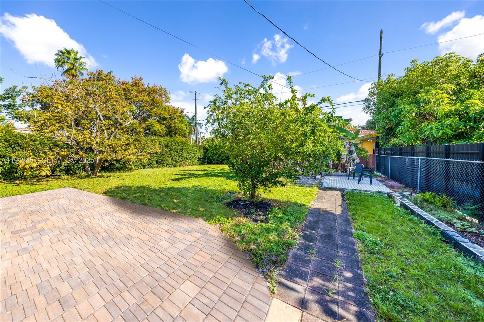 297 Eucalyptus Dr Hialeah, FL 33010