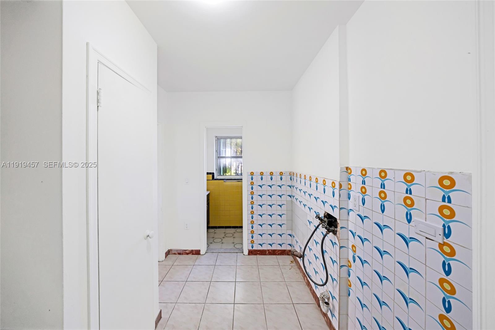 297 Eucalyptus Dr Hialeah, FL 33010