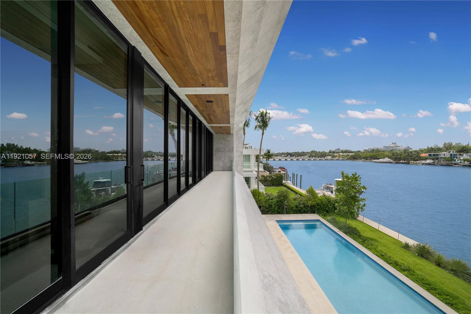360 S Hibiscus Dr Miami Beach, FL 33139