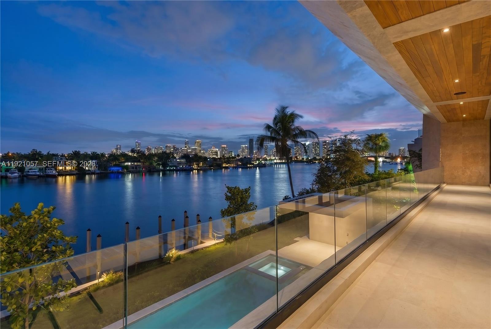 360 S Hibiscus Dr Miami Beach, FL 33139