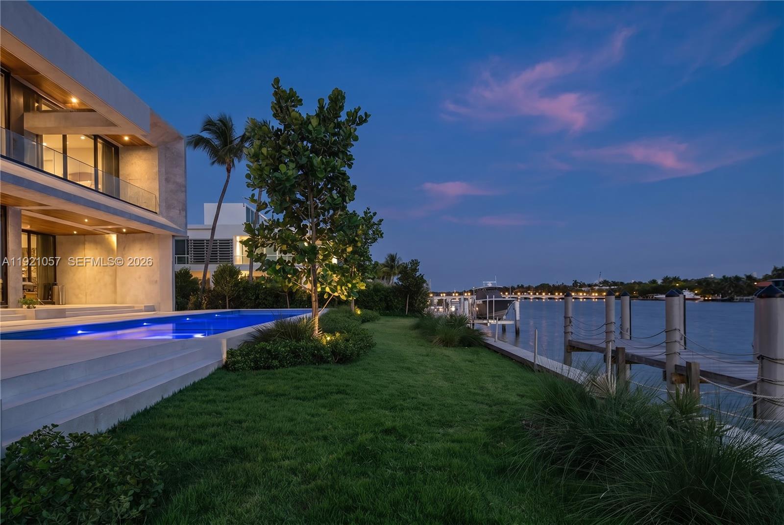 360 S Hibiscus Dr Miami Beach, FL 33139