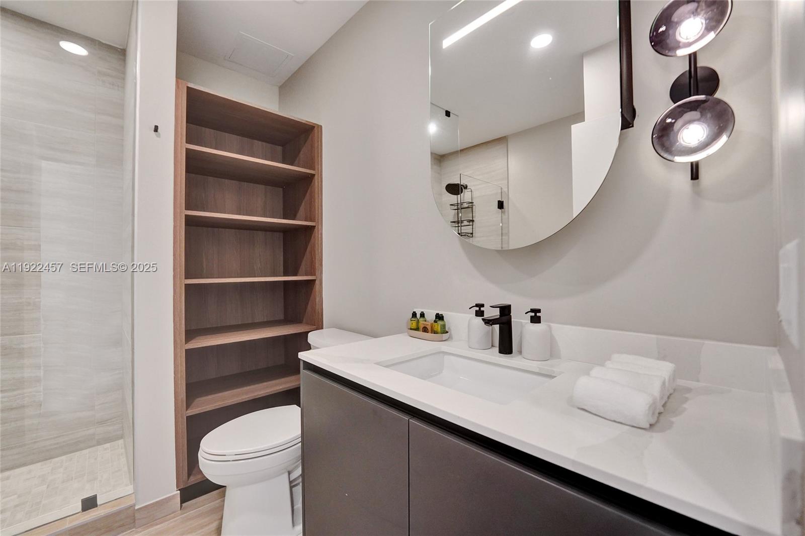 580 72nd St #1511 Miami Beach, FL 33141