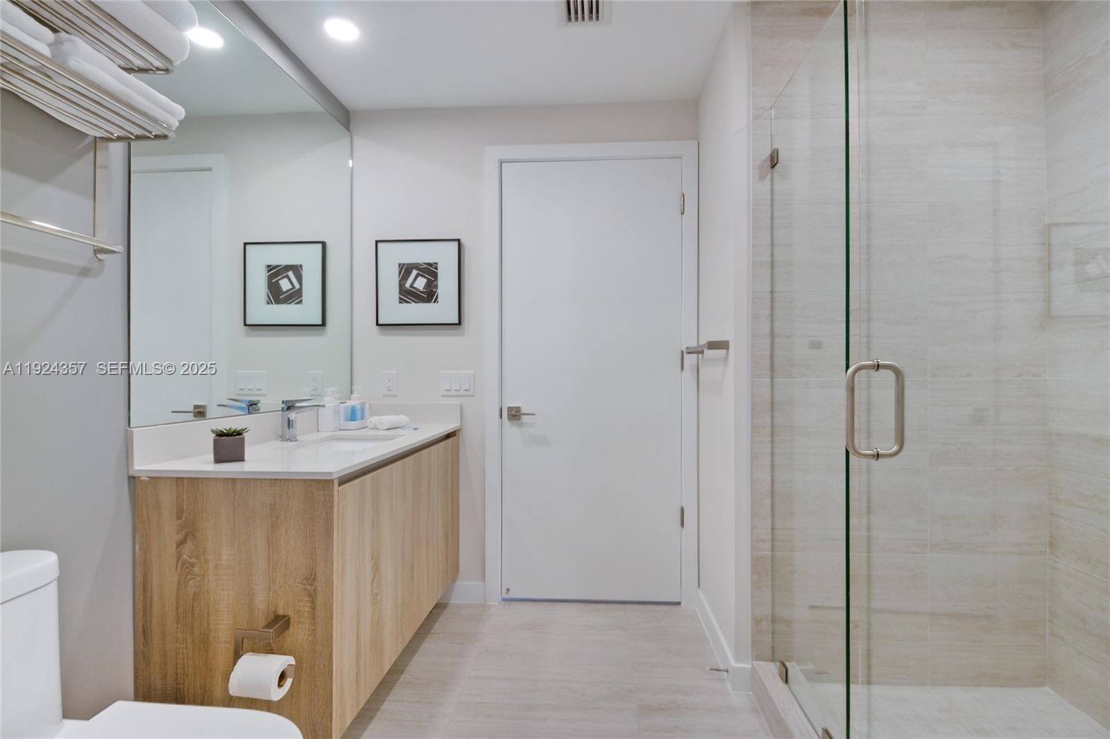 3900 Biscayne Blvd #N-813 Miami, FL 33137