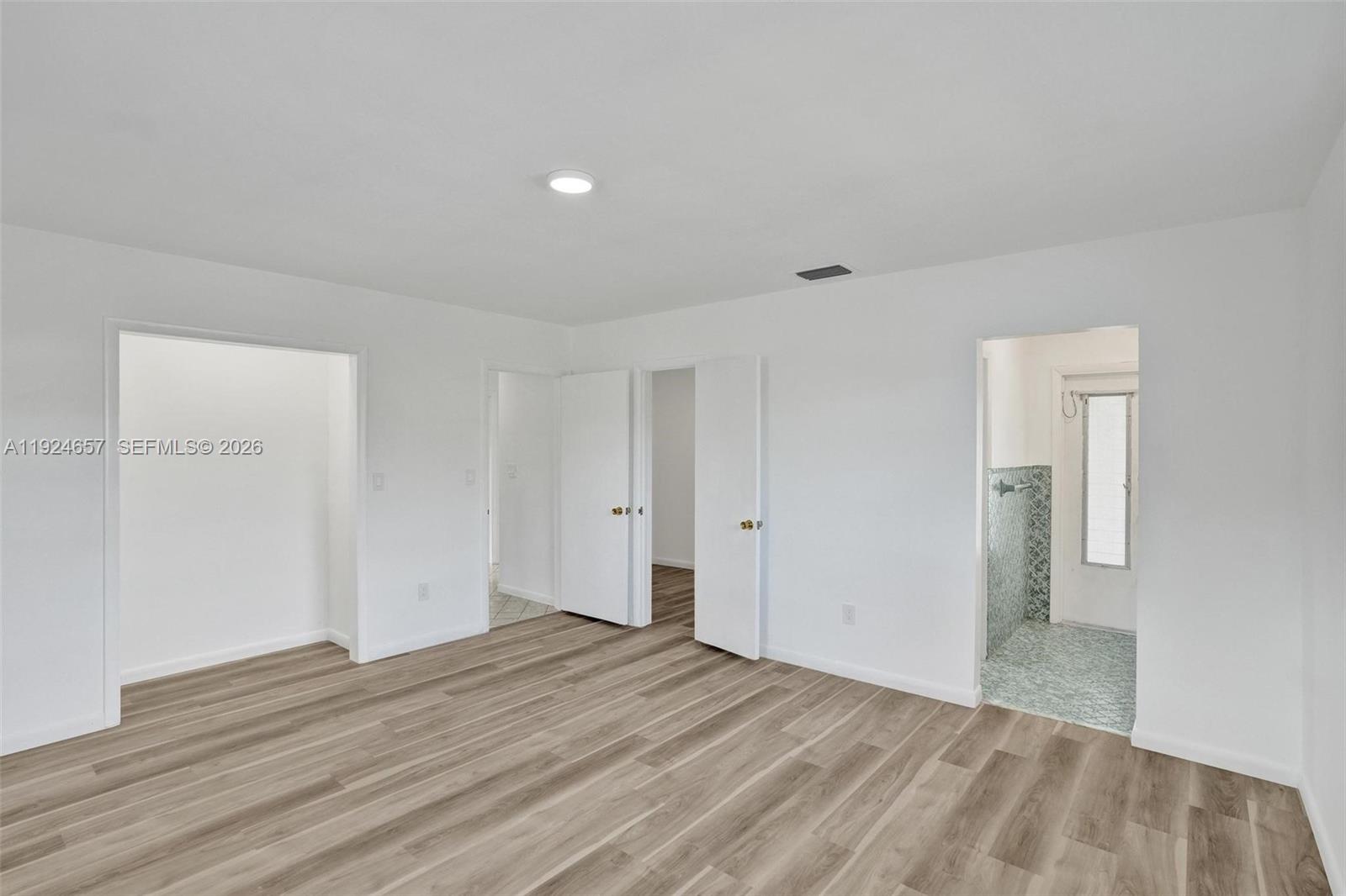 2371 NE 193rd St Miami, FL 33180