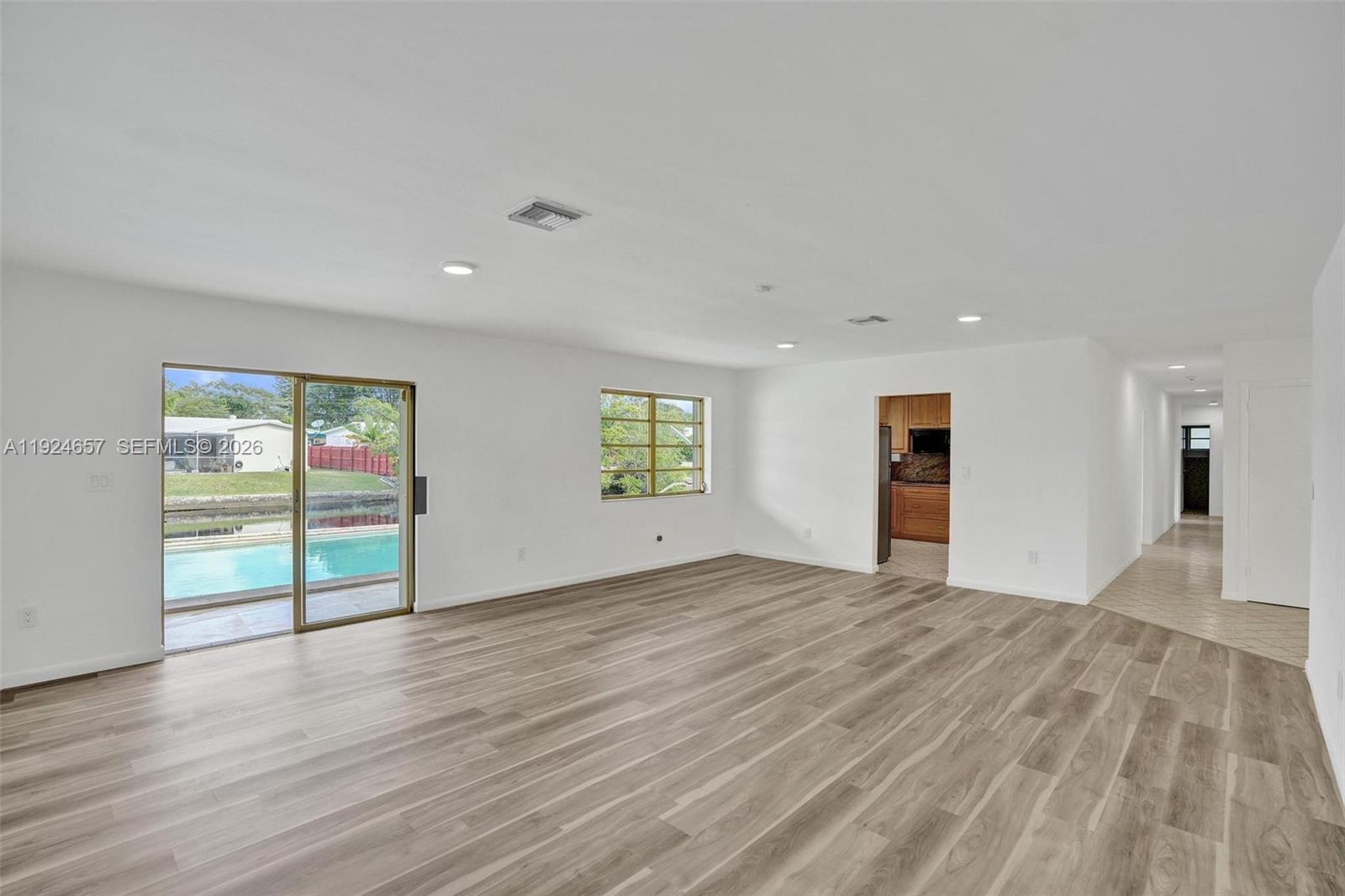 2371 NE 193rd St Miami, FL 33180