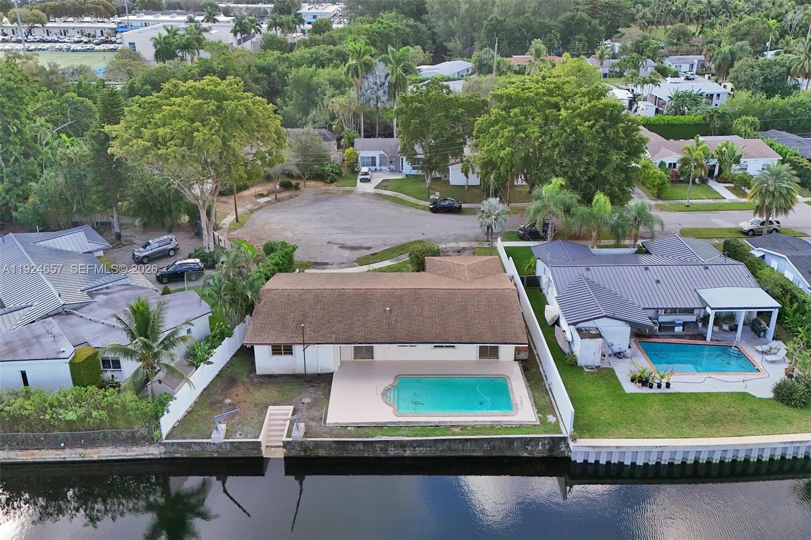 2371 NE 193rd St Miami, FL 33180