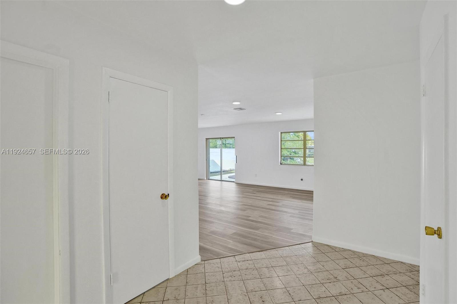 2371 NE 193rd St Miami, FL 33180