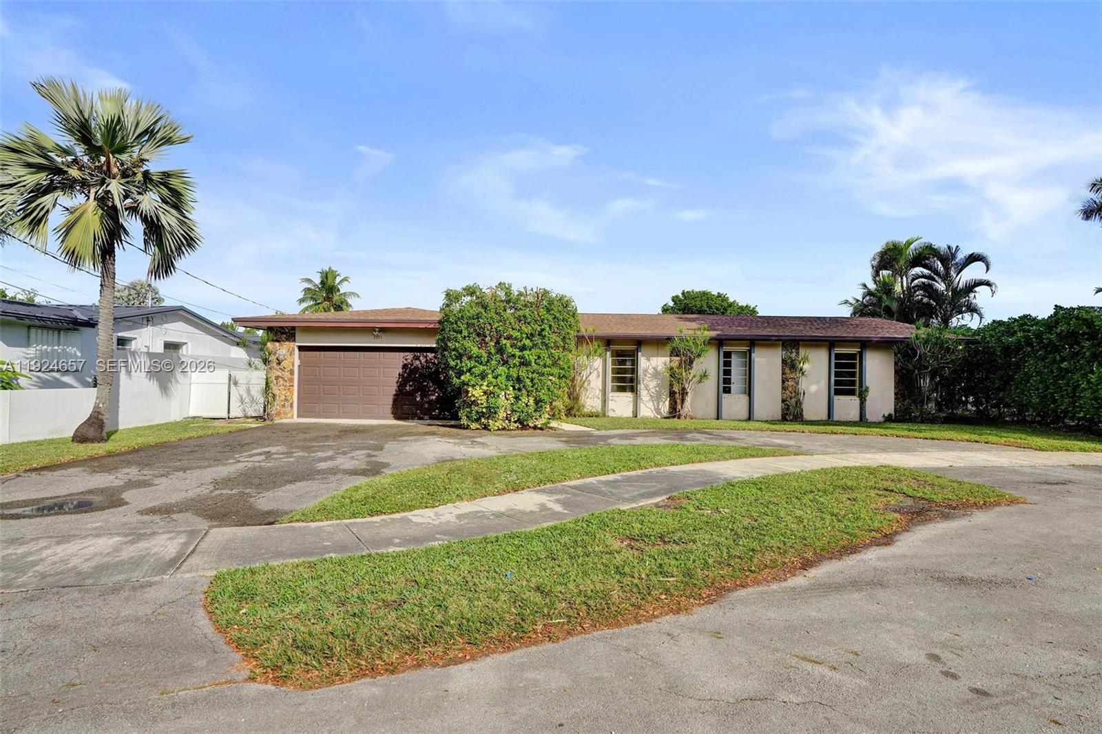 2371 NE 193rd St Miami, FL 33180