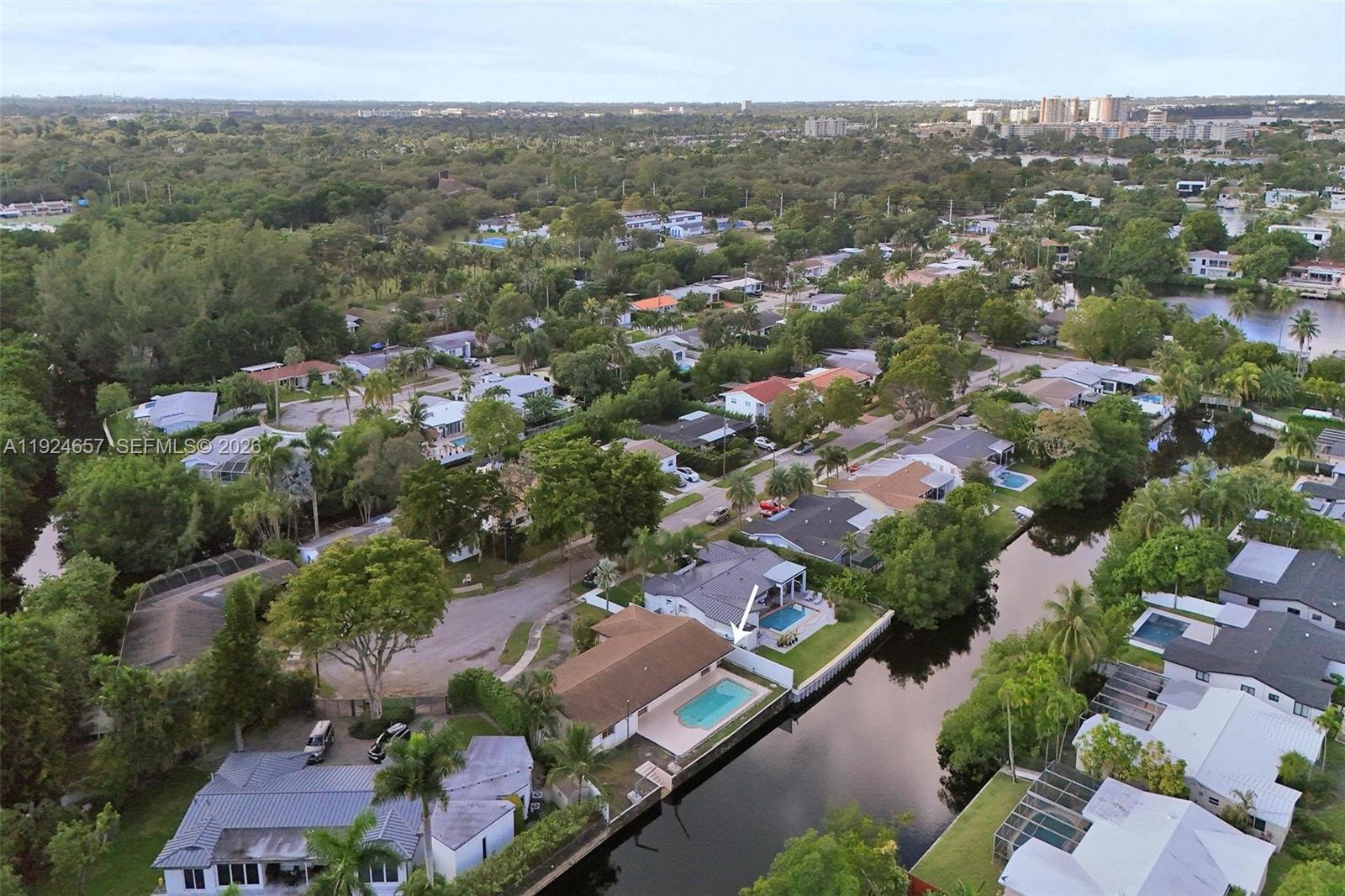 2371 NE 193rd St Miami, FL 33180