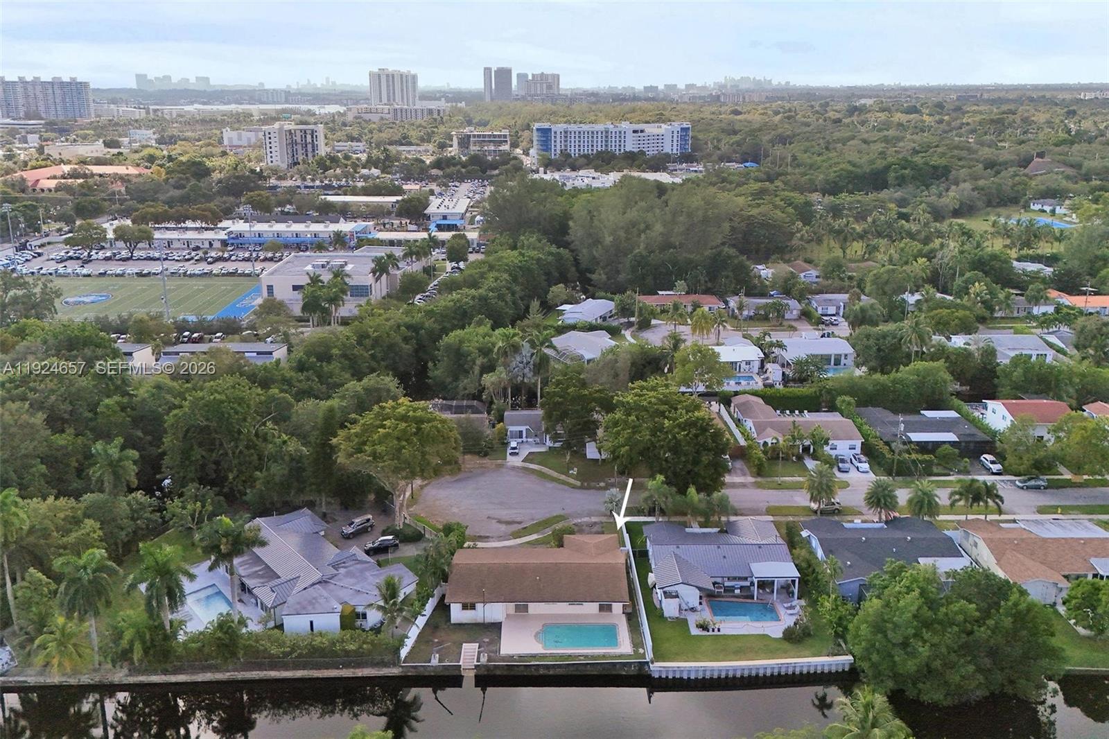 2371 NE 193rd St Miami, FL 33180