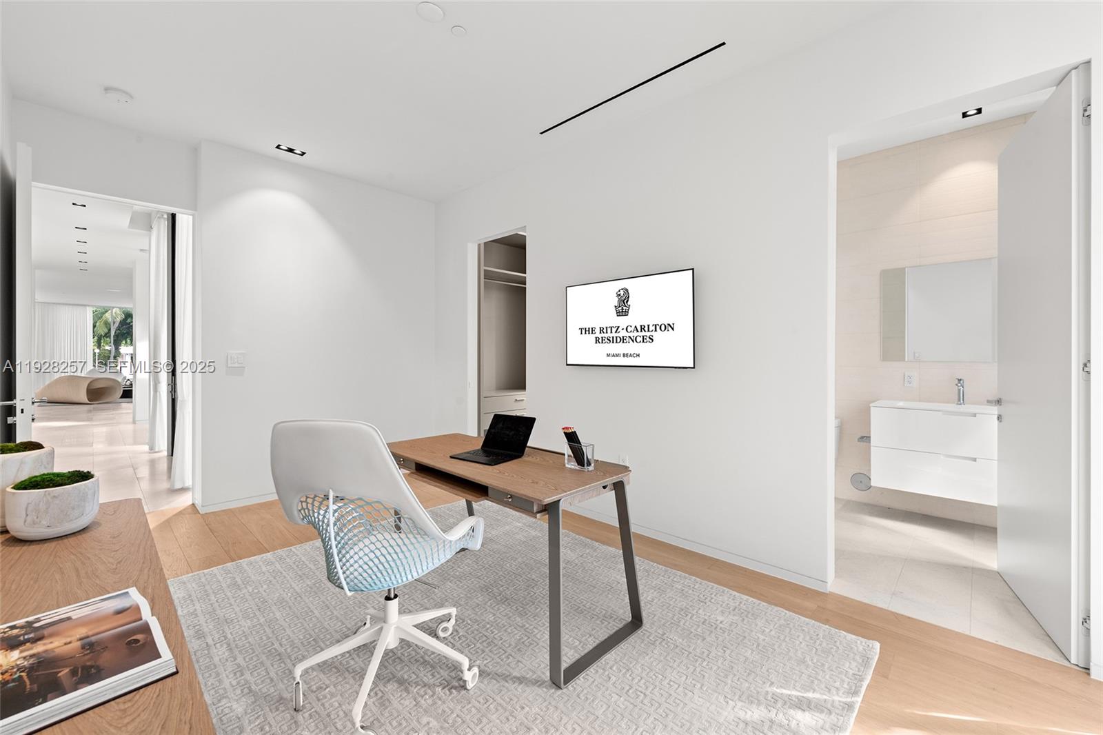 1031 W 48th St Miami Beach, FL 33140