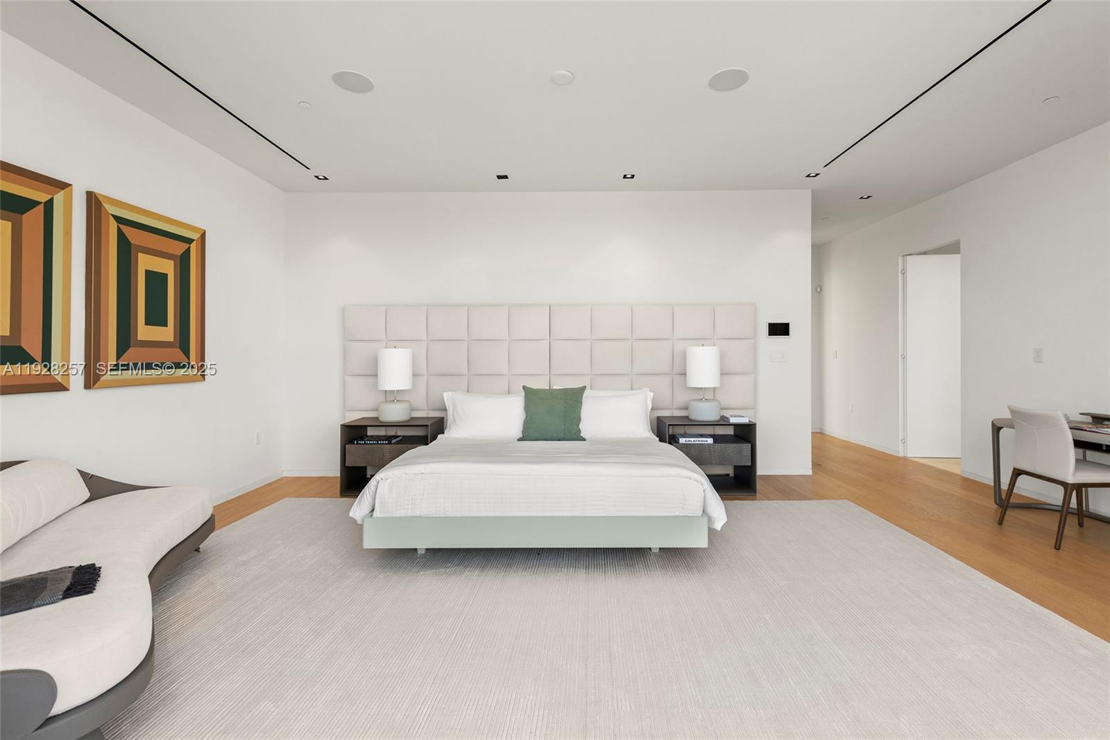 1031 W 48th St Miami Beach, FL 33140