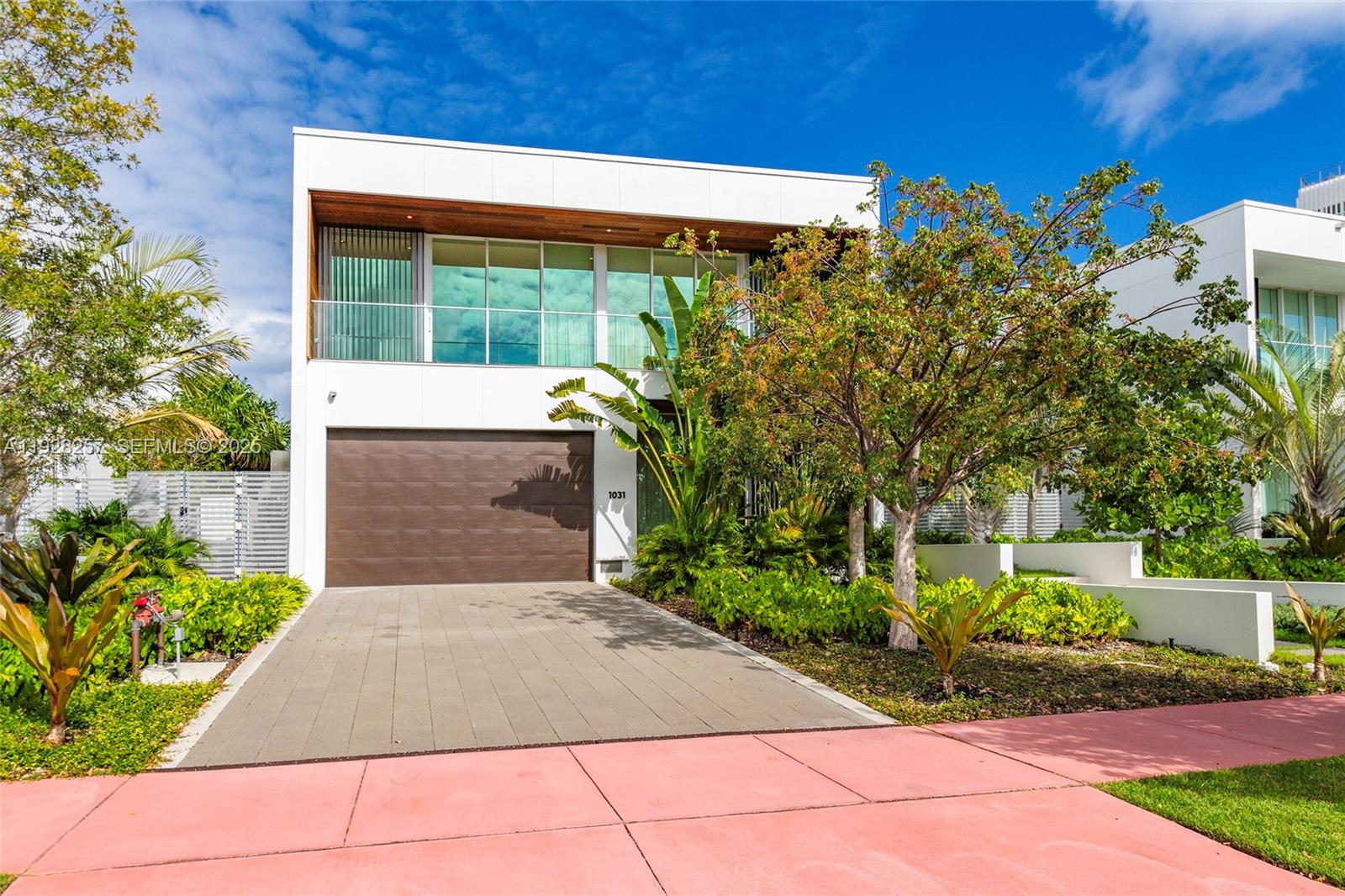 1031 W 48th St Miami Beach, FL 33140