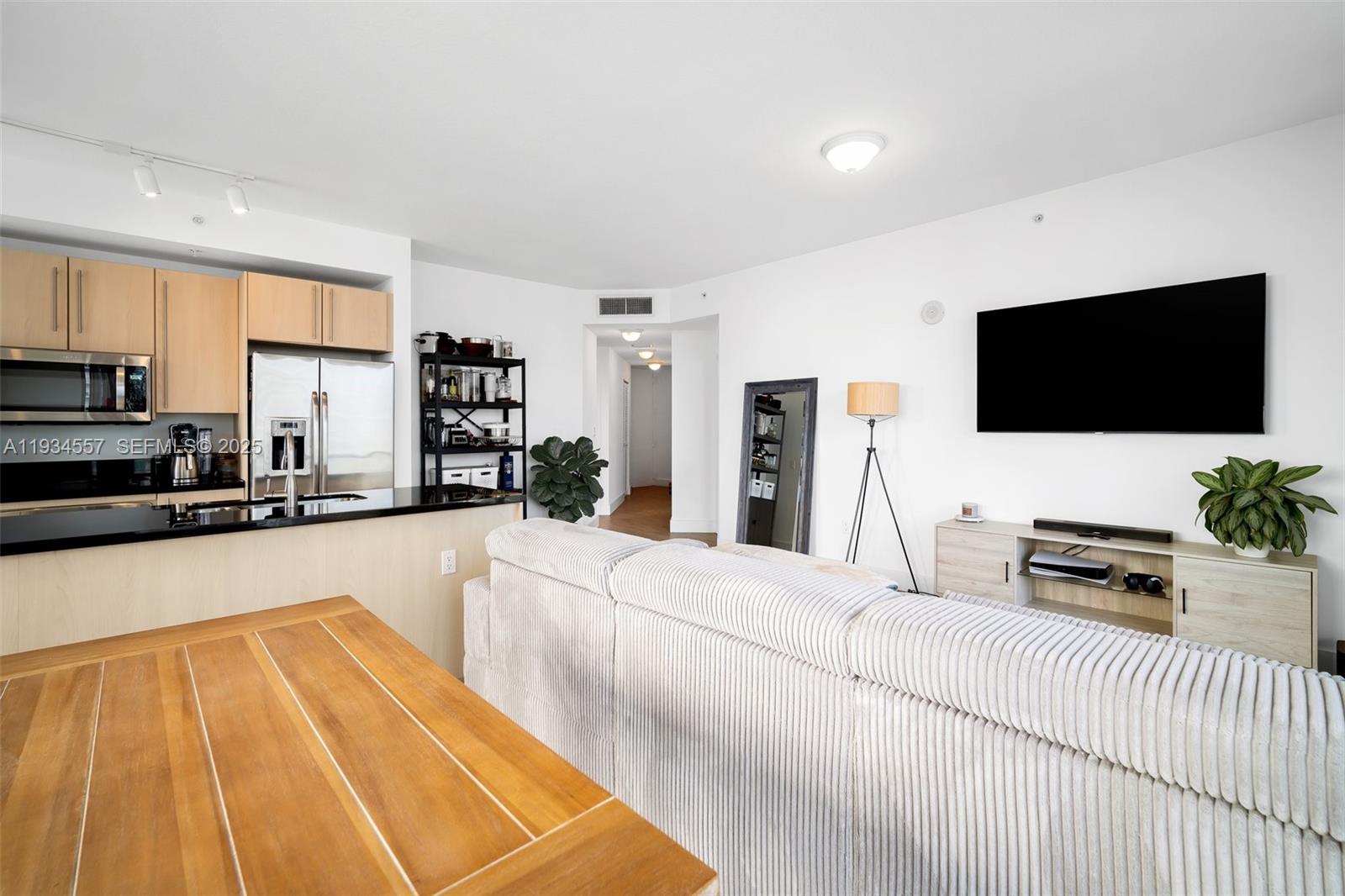 1111 SW 1st Ave #2525-N