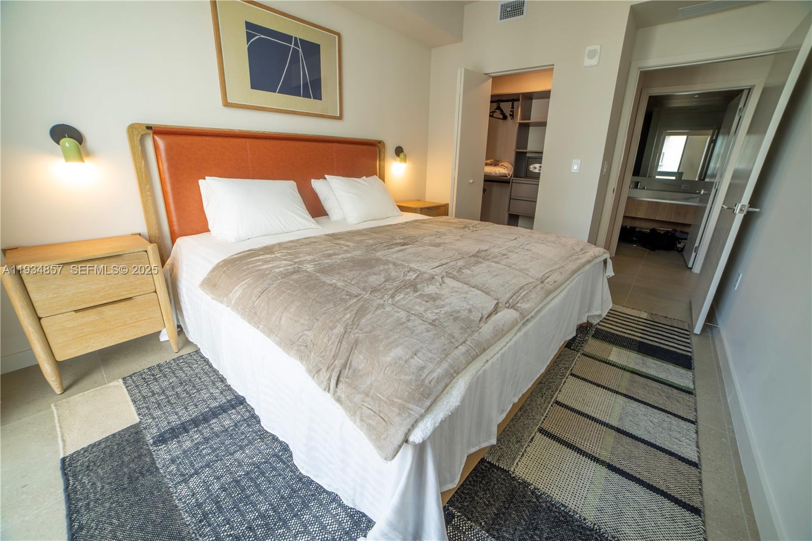 11 NE 6th #2013 Miami, FL 33132