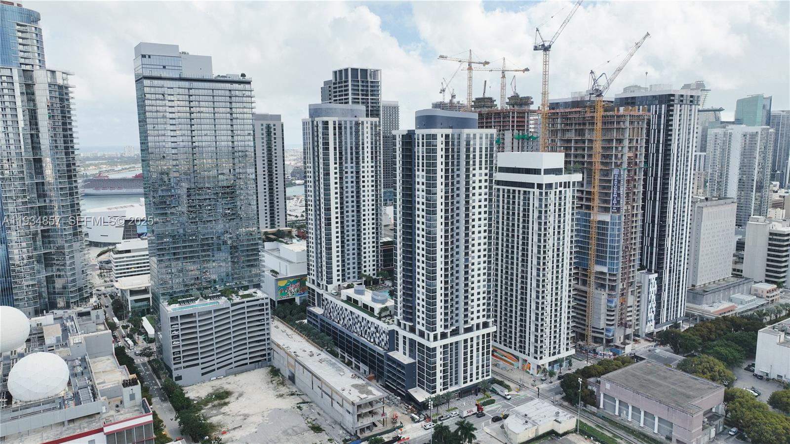 11 NE 6th #2013 Miami, FL 33132