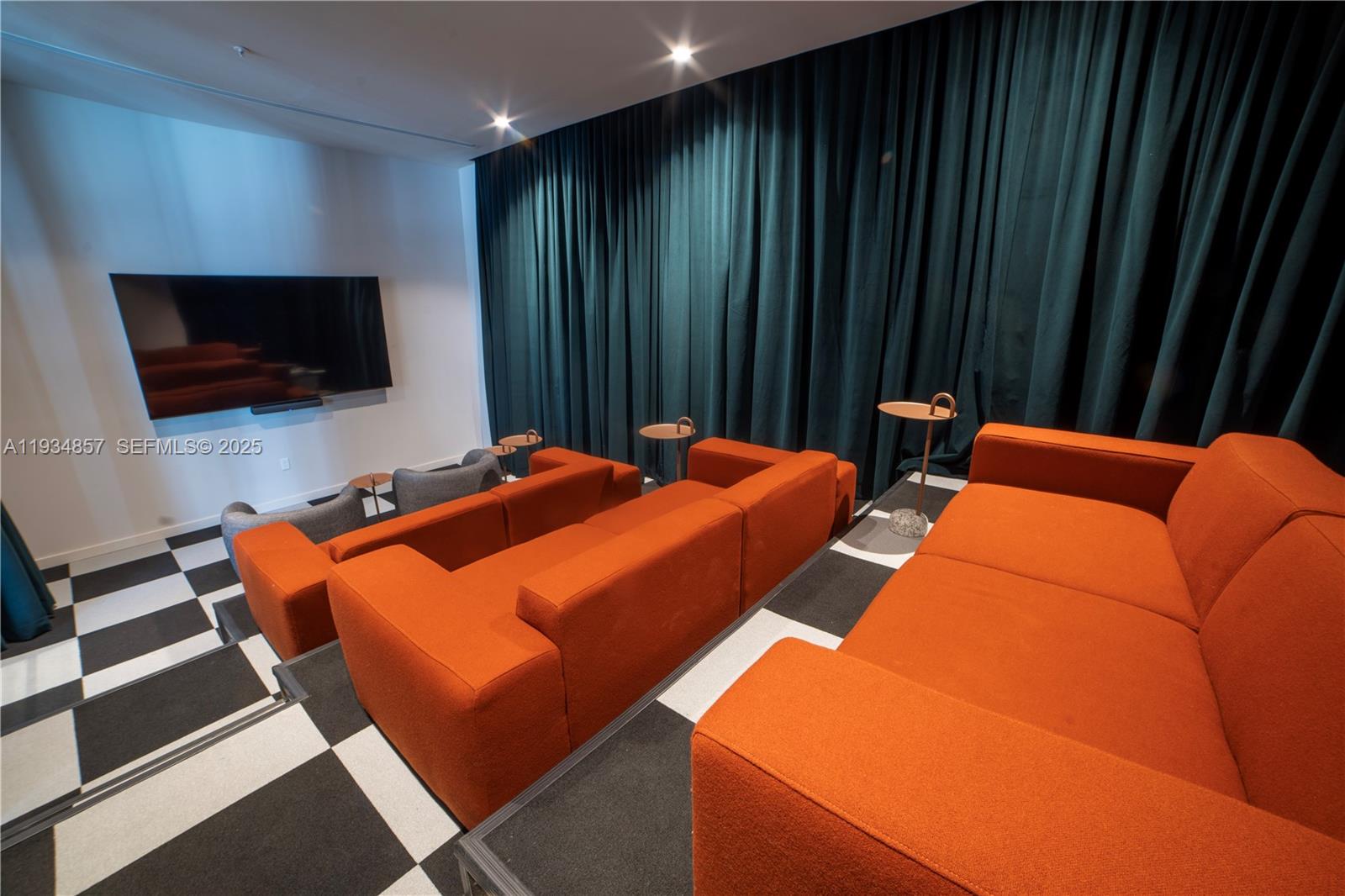 11 NE 6th #2013 Miami, FL 33132