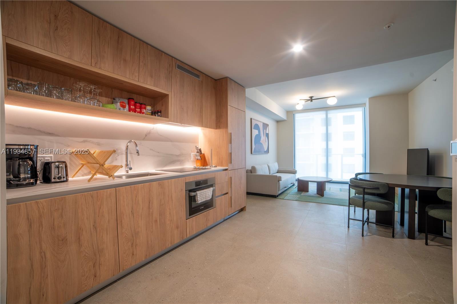 11 NE 6th #2013 Miami, FL 33132