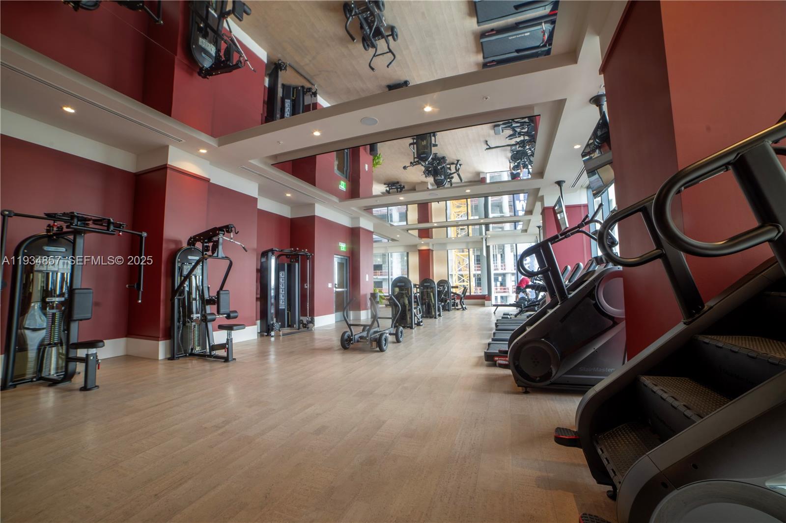 11 NE 6th #2013 Miami, FL 33132