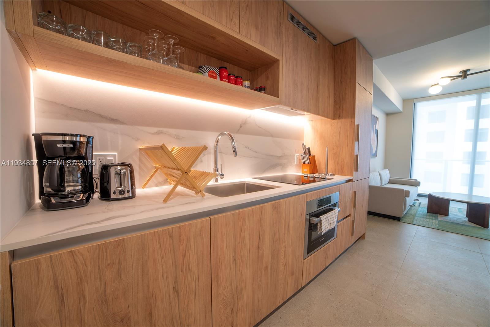 11 NE 6th #2013 Miami, FL 33132