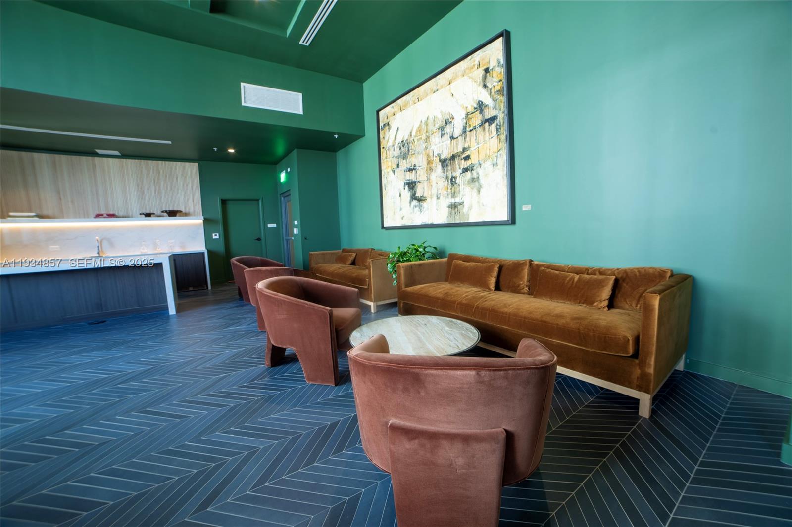 11 NE 6th #2013 Miami, FL 33132