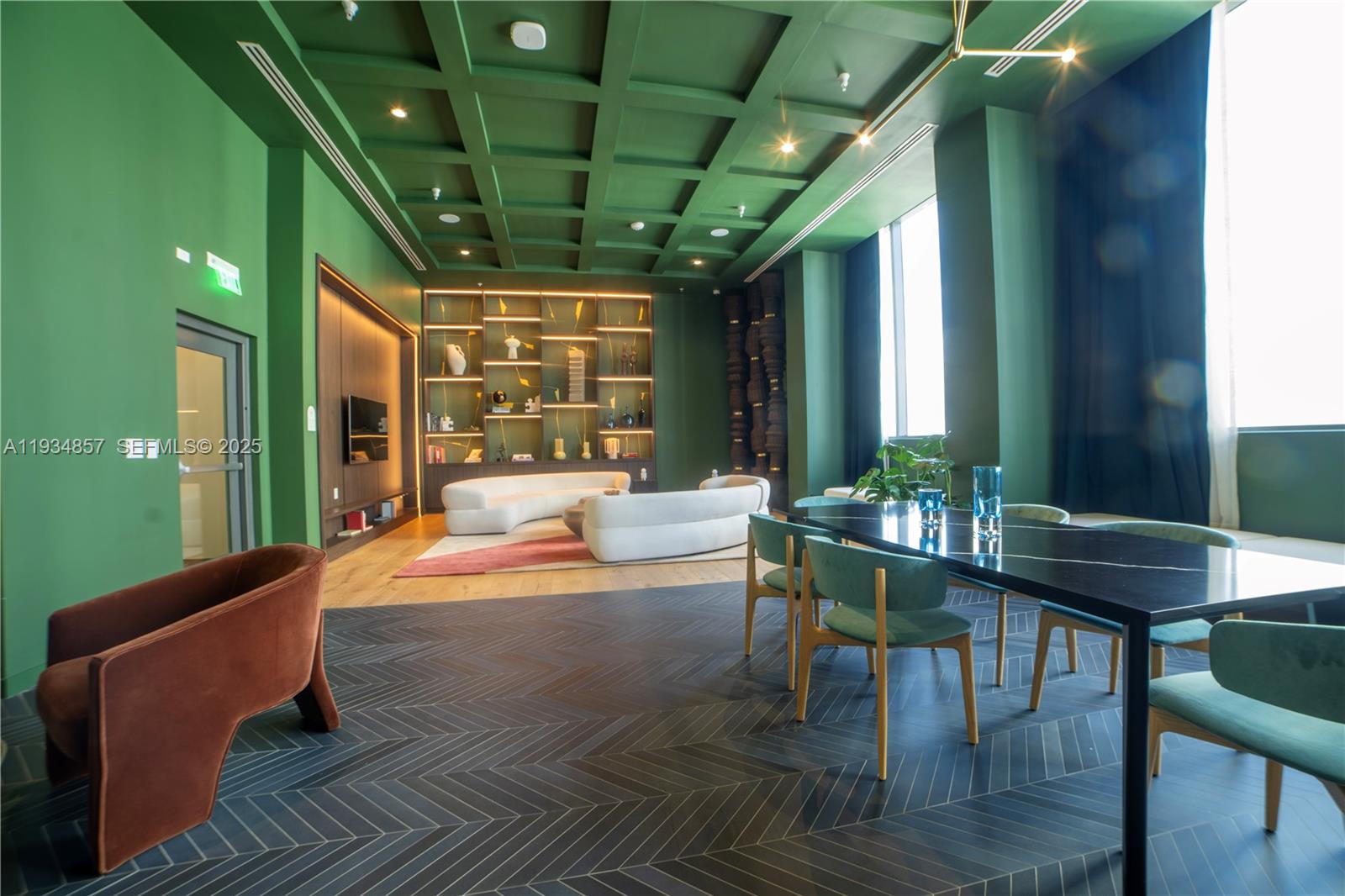 11 NE 6th #2013 Miami, FL 33132