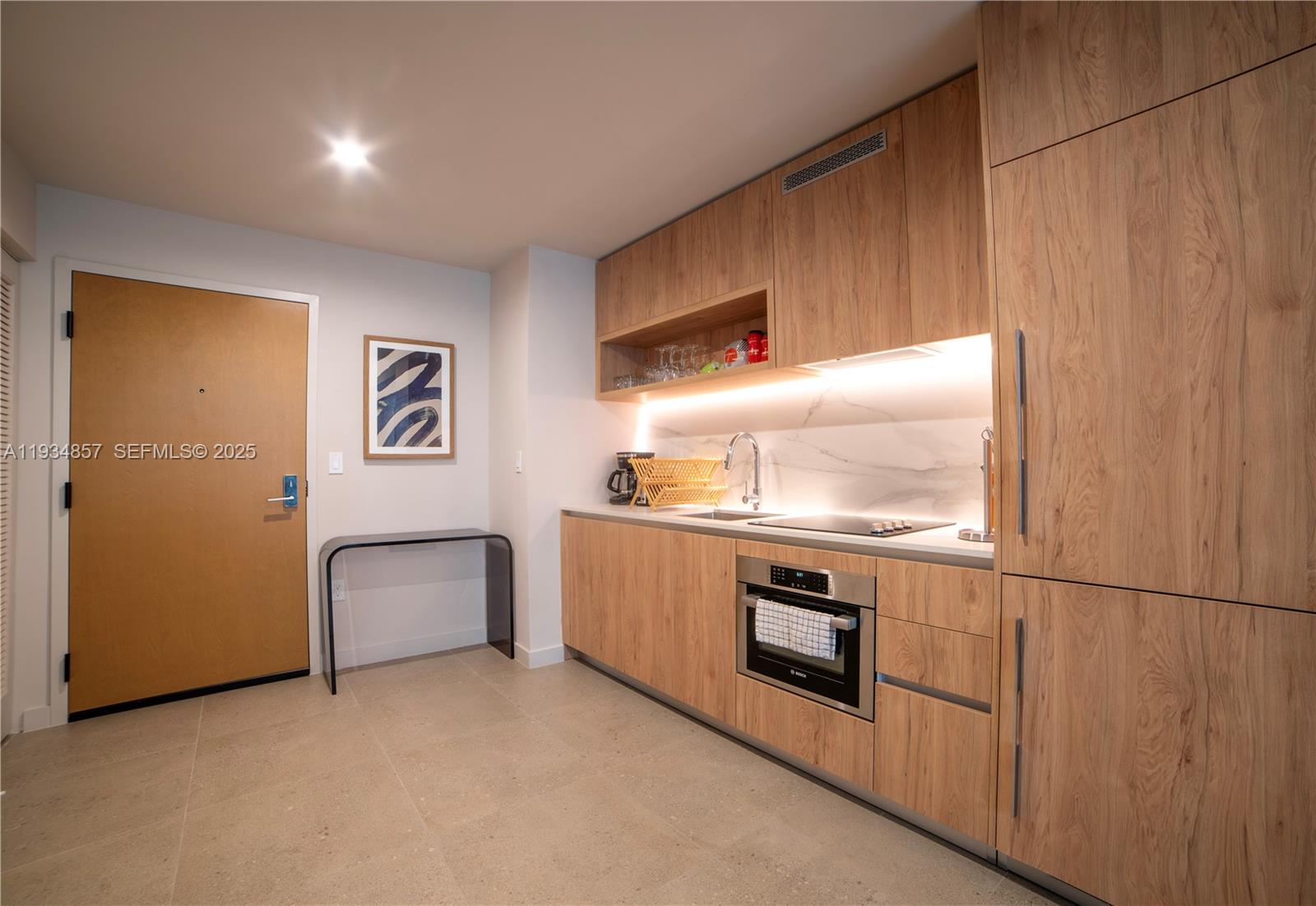 11 NE 6th #2013 Miami, FL 33132