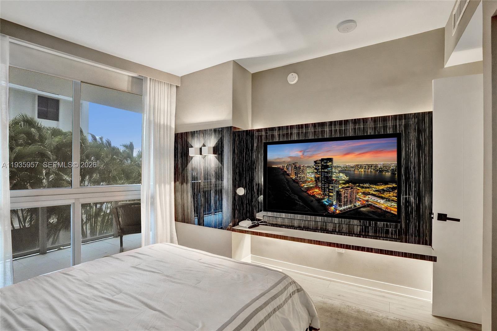 image Brickell Ten14