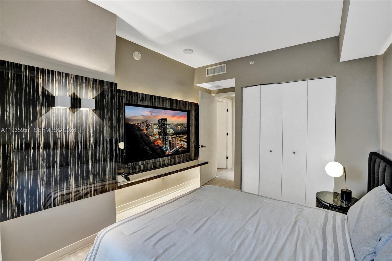 image Brickell Ten15