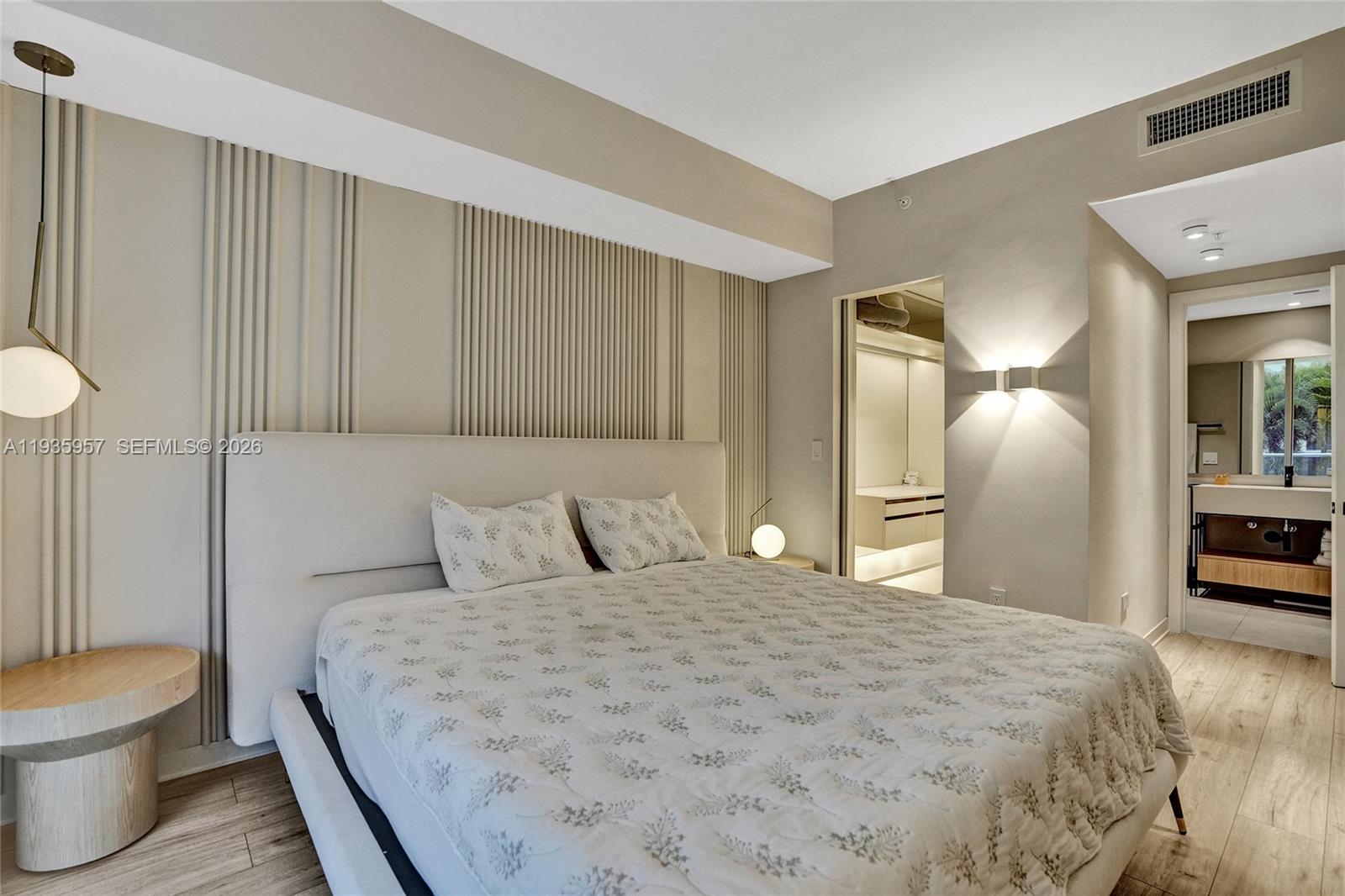 image Brickell Ten17