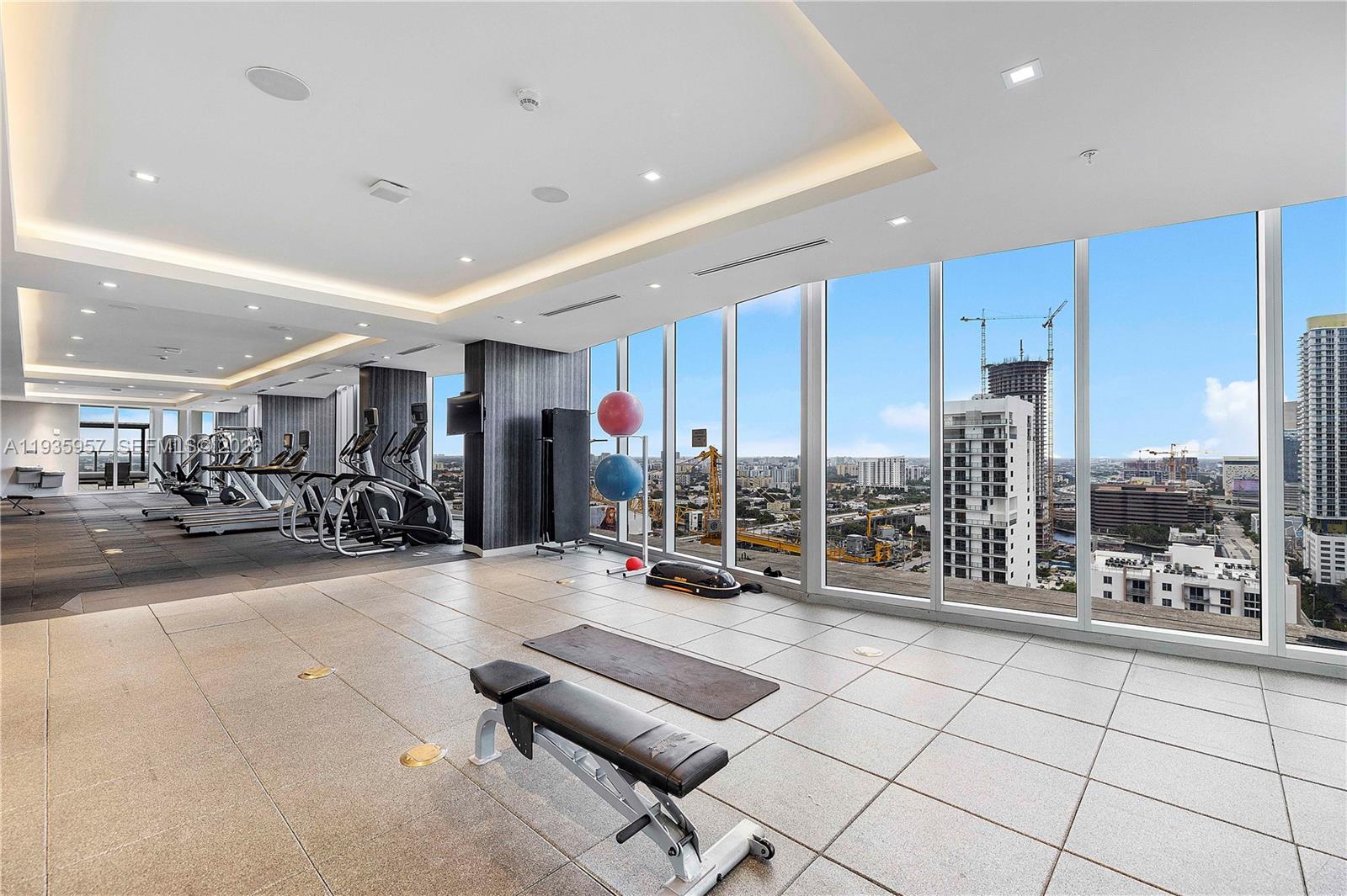 image Brickell Ten33