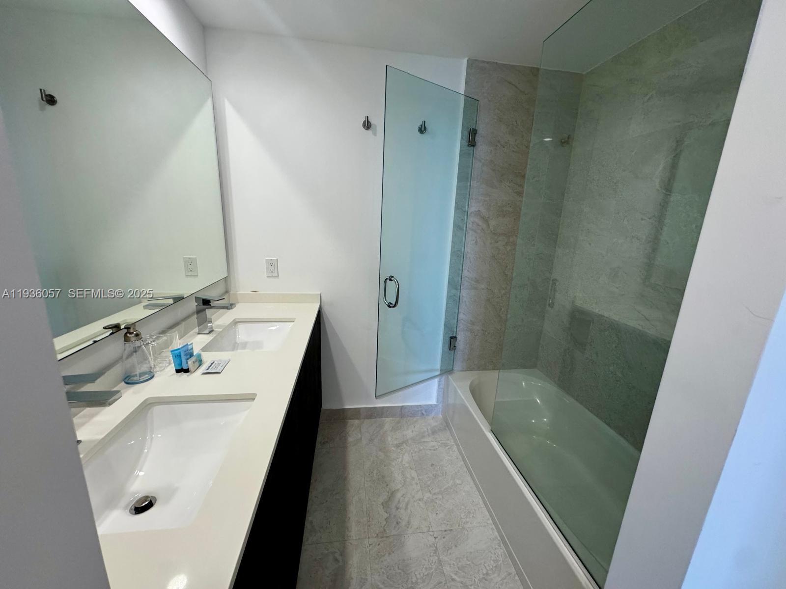 image Aria on the Bay9