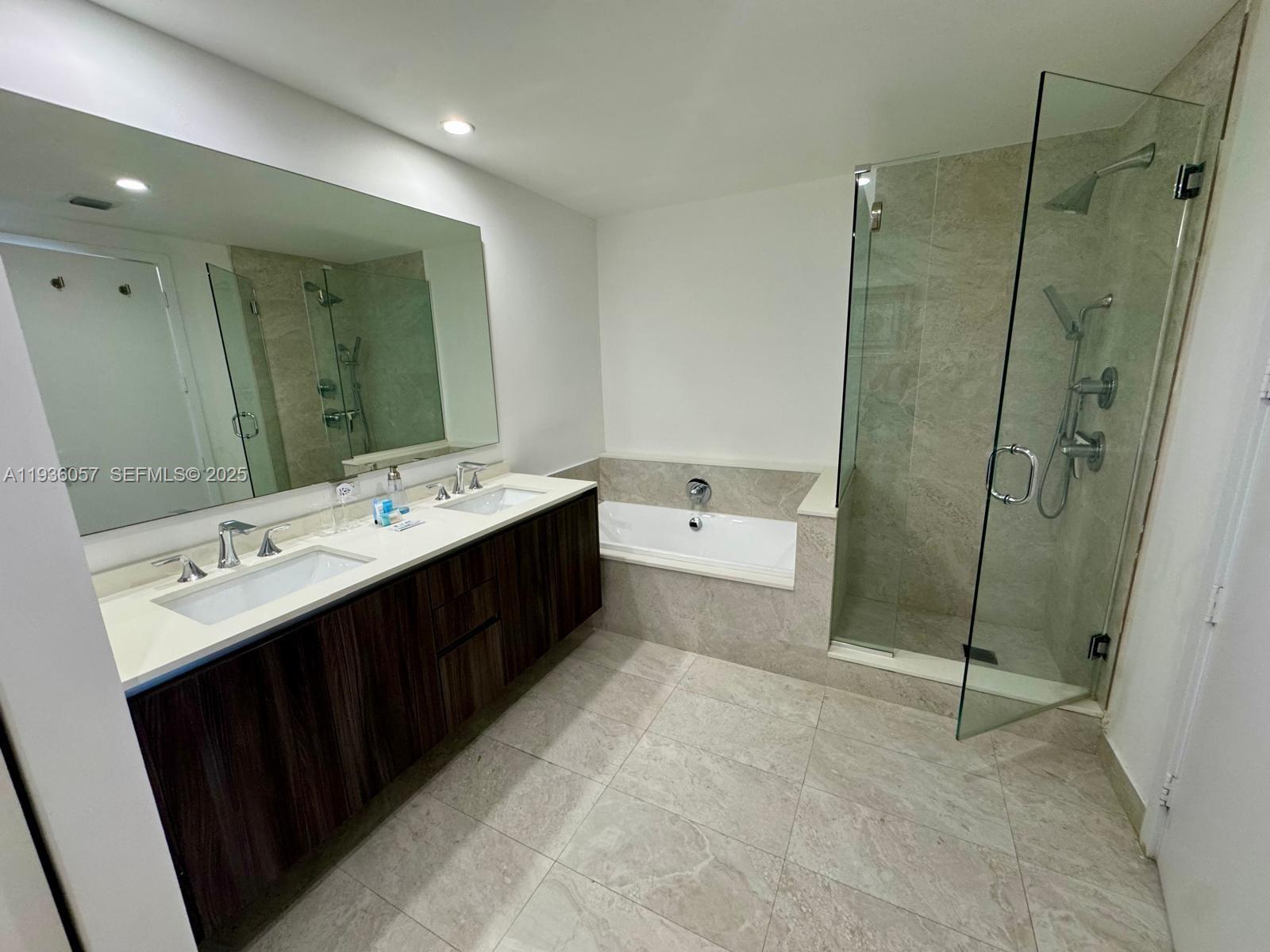 image Aria on the Bay11