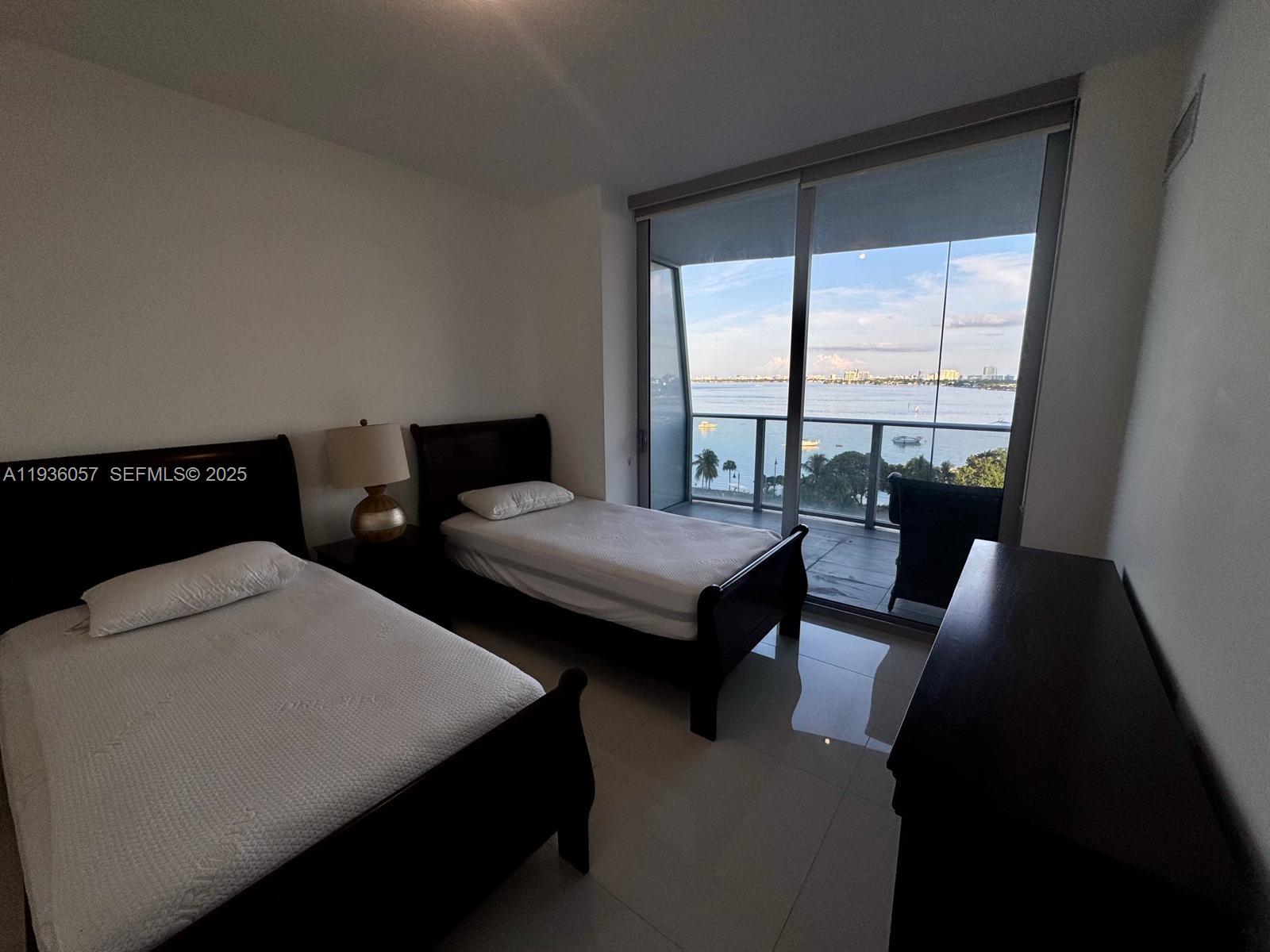 image Aria on the Bay5