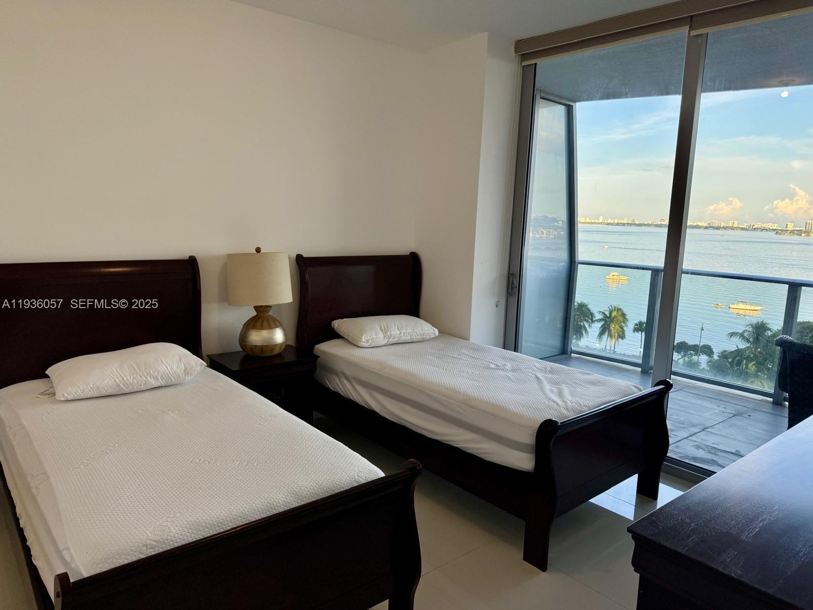 image Aria on the Bay7