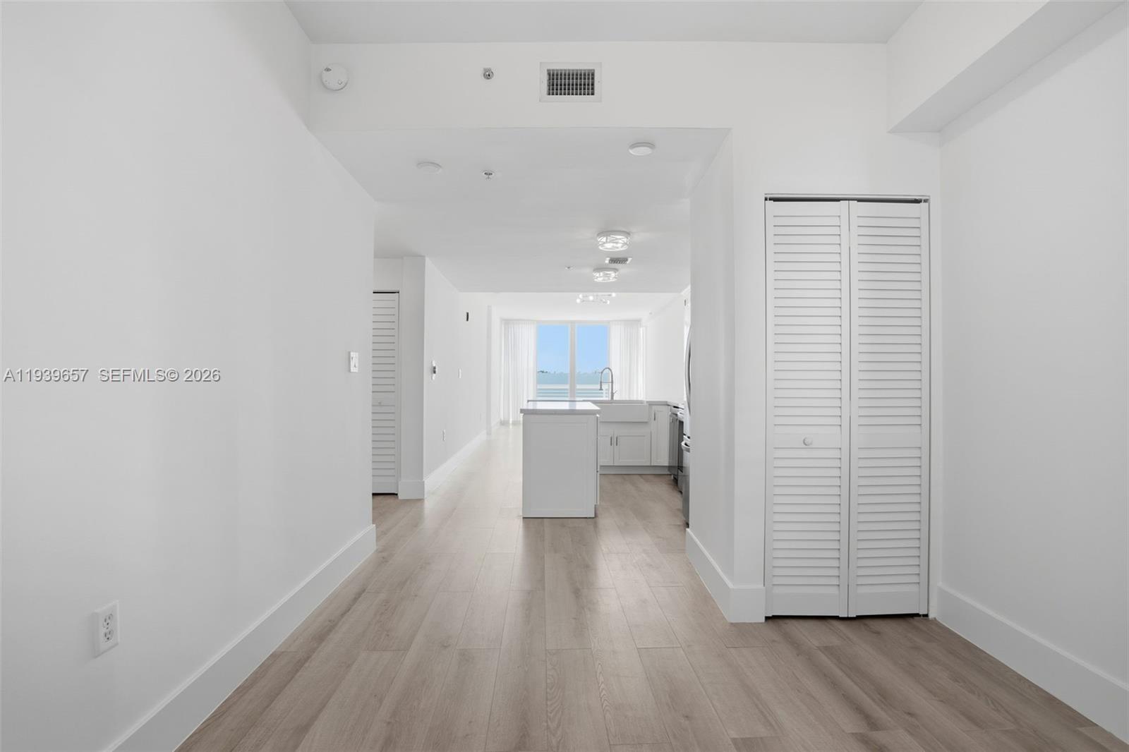 6580 Indian Crk Dr #304 Miami Beach, FL 33141