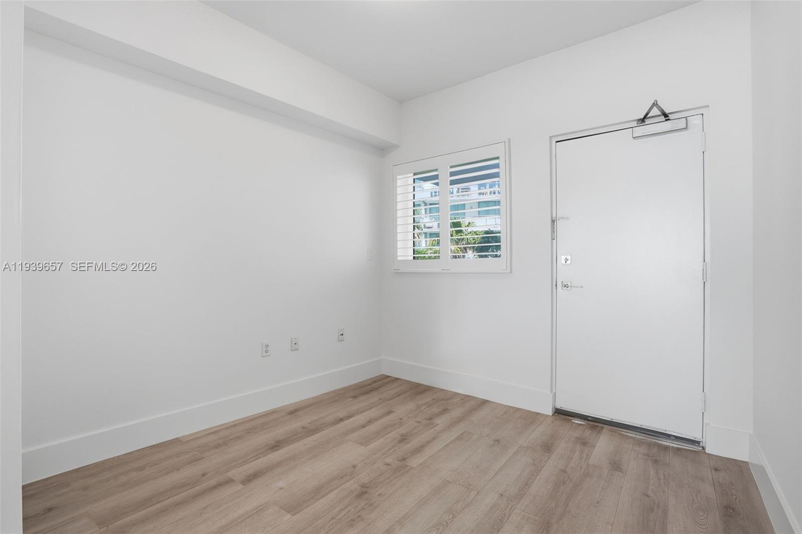 6580 Indian Crk Dr #304 Miami Beach, FL 33141