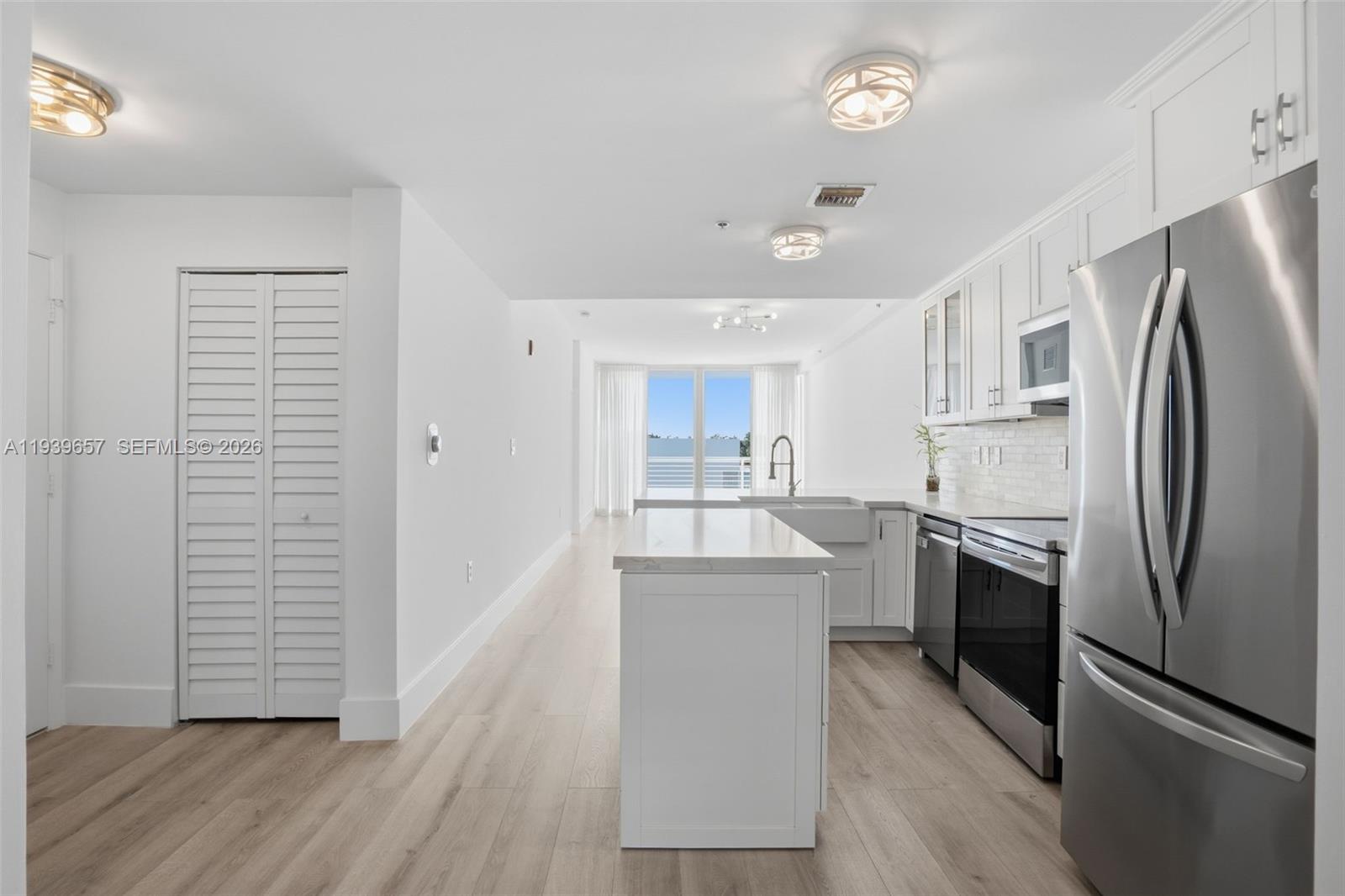 6580 Indian Crk Dr #304 Miami Beach, FL 33141