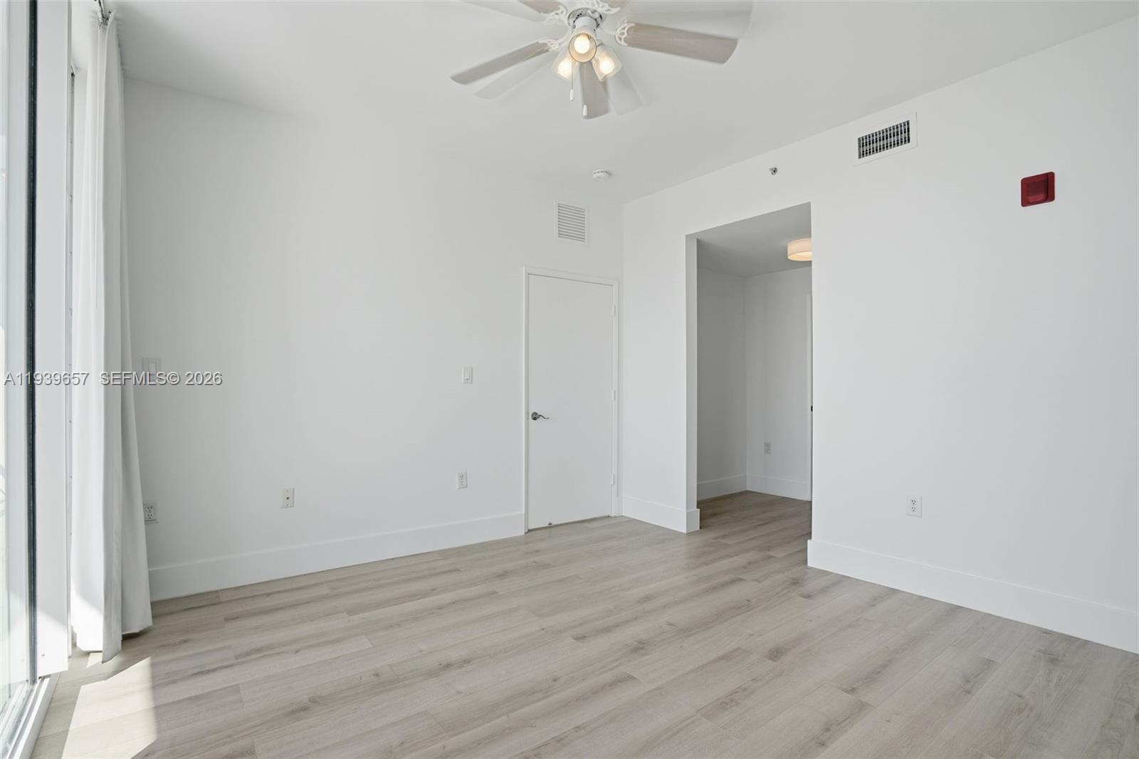 6580 Indian Crk Dr #304 Miami Beach, FL 33141