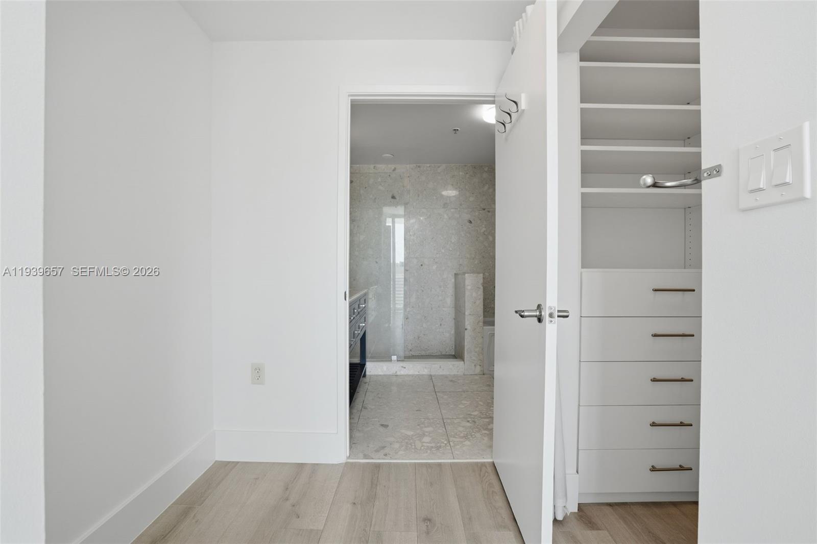 6580 Indian Crk Dr #304 Miami Beach, FL 33141